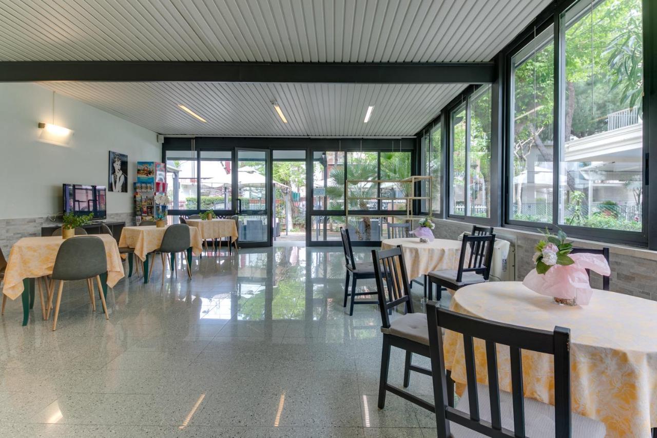 Hotel Villa Merope Rimini Zewnętrze zdjęcie