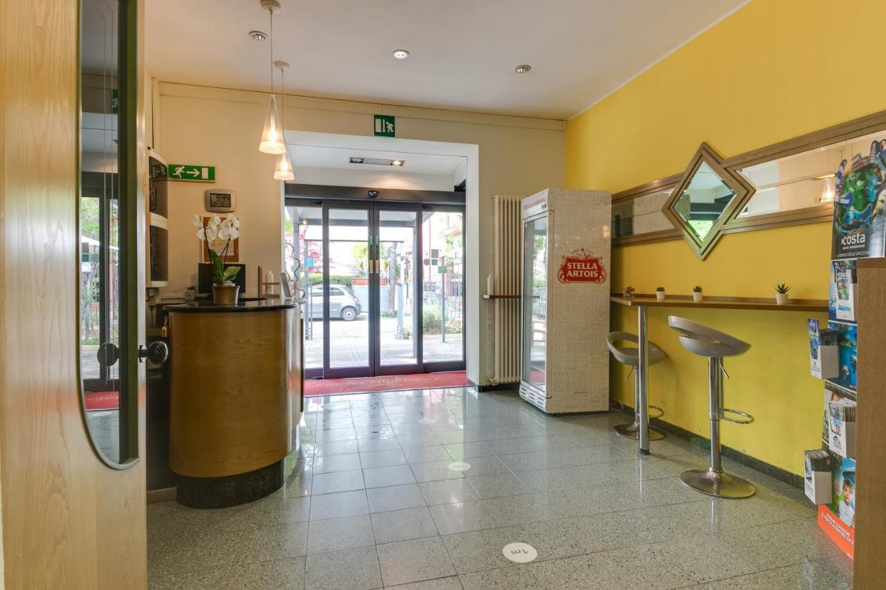 Hotel Villa Merope Rimini Zewnętrze zdjęcie