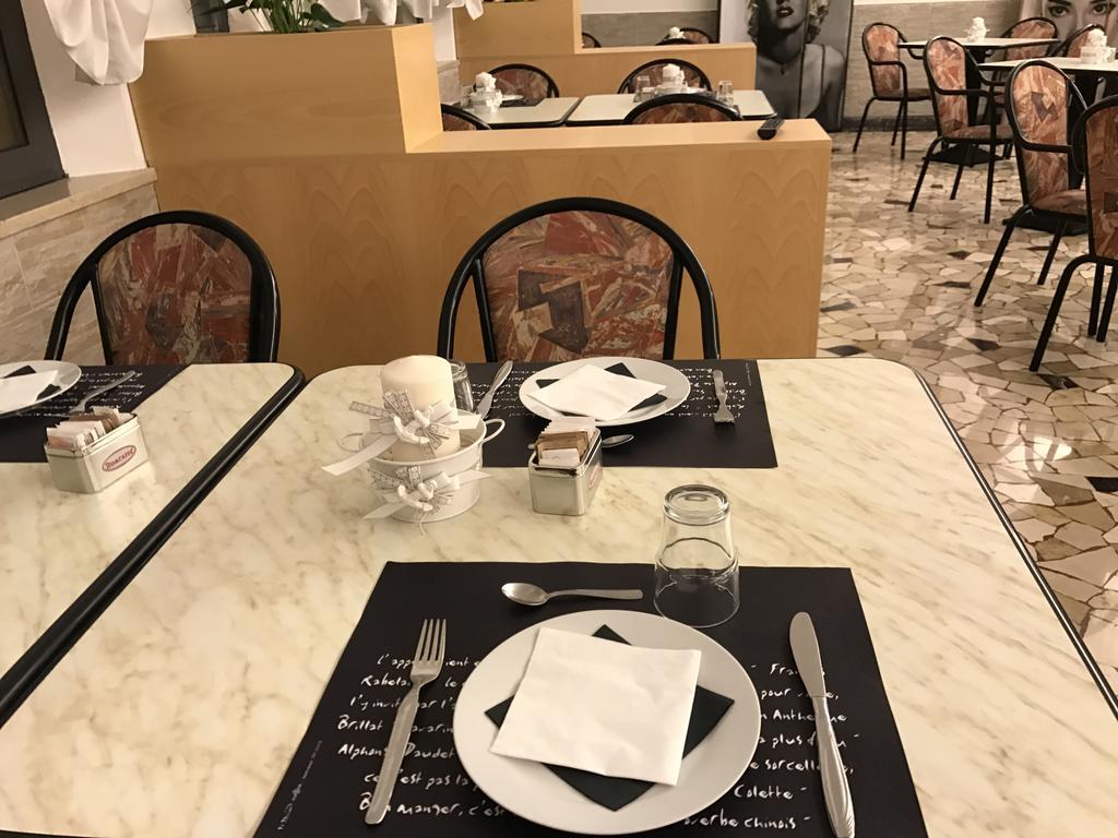 Hotel Villa Merope Rimini Zewnętrze zdjęcie